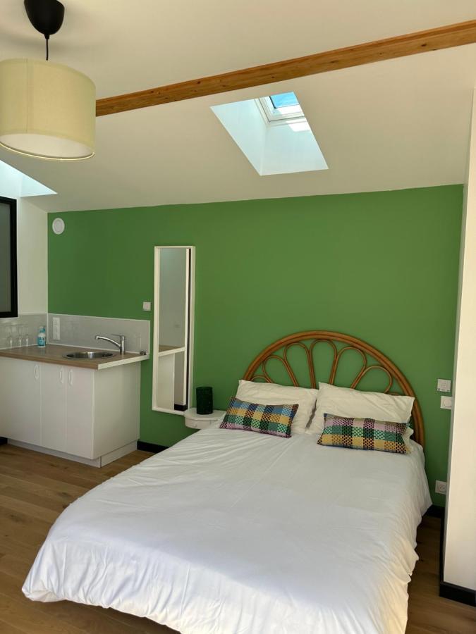 Green&purple 24-24 Access Apartment