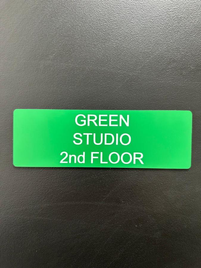 Green&purple 24-24 Access Apartment