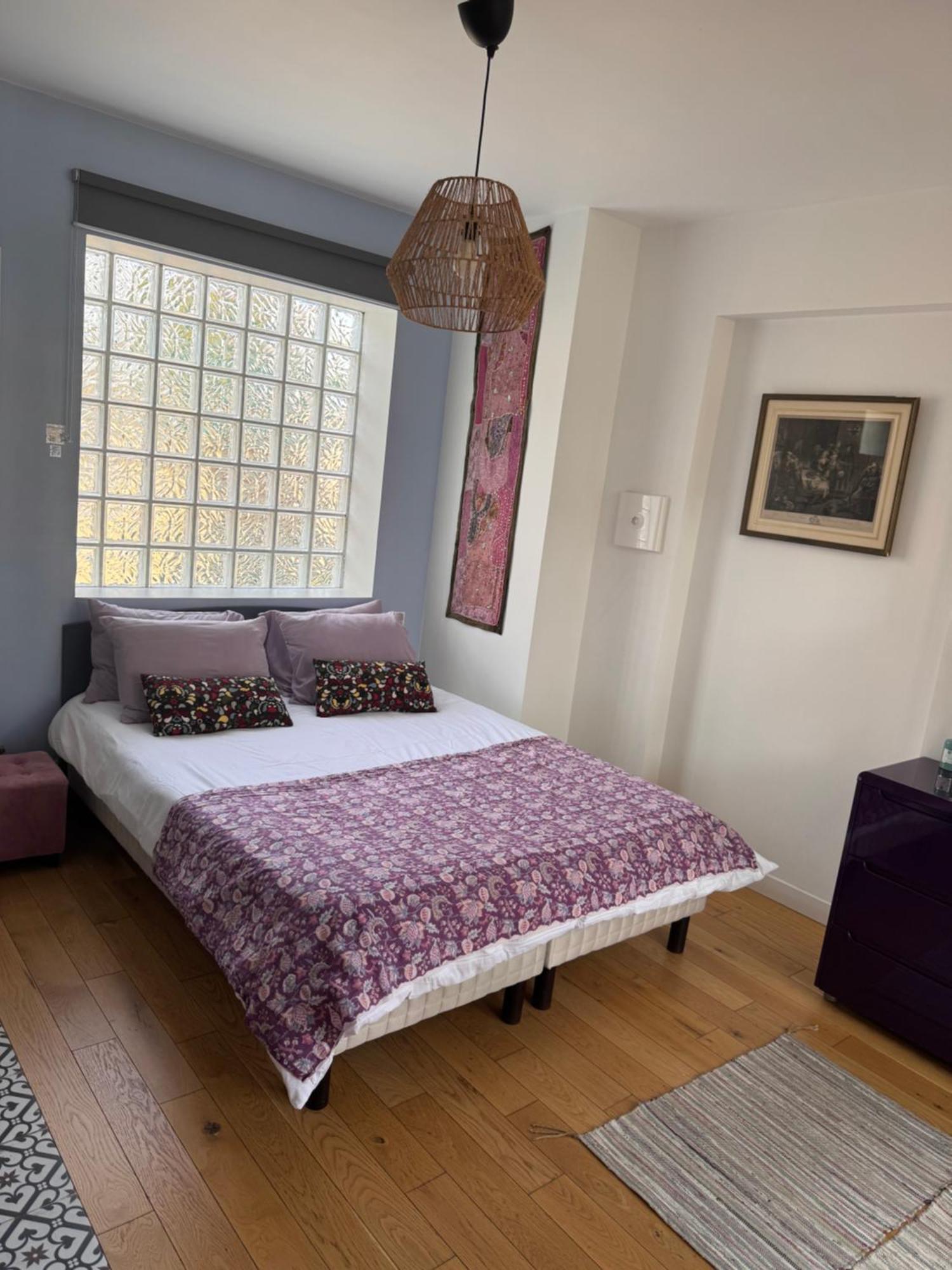 Green&purple 24-24 Access Apartment